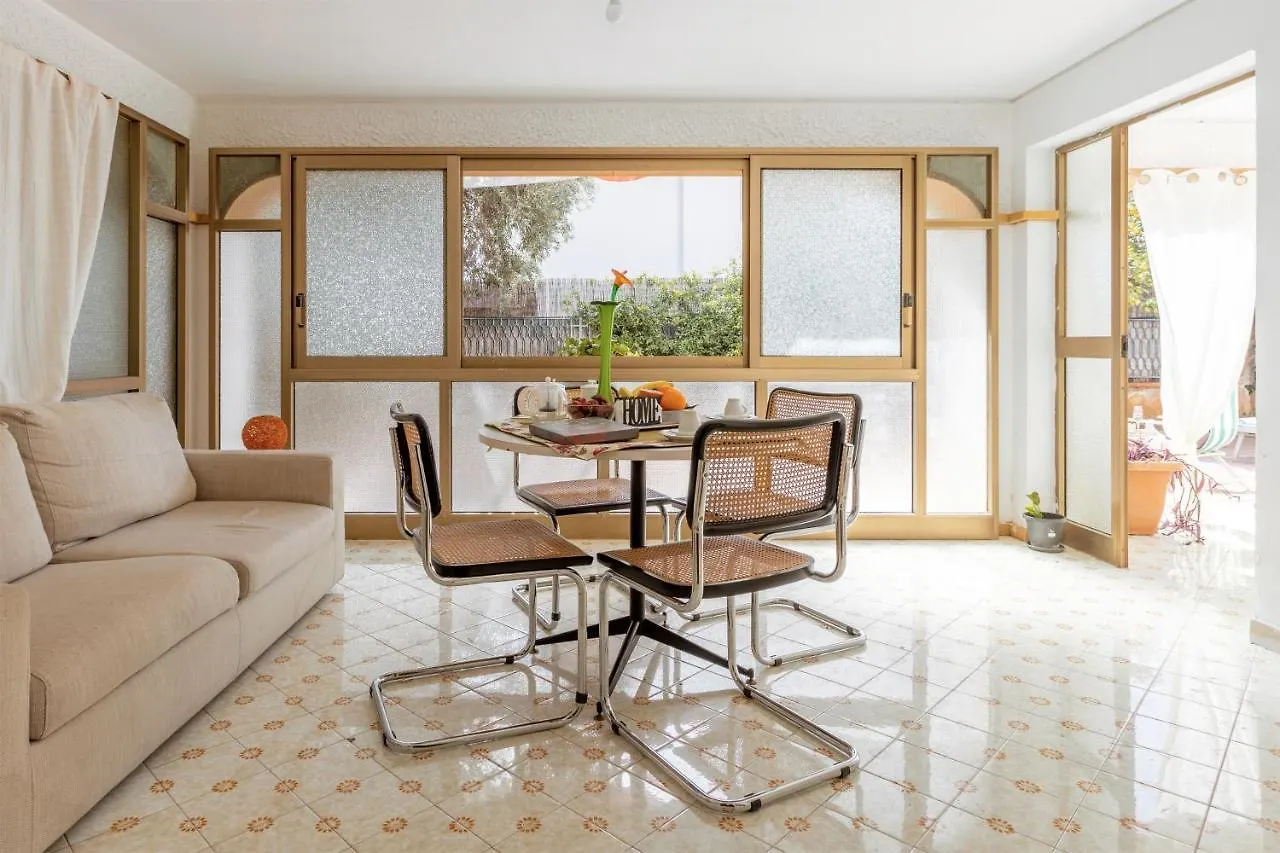 Casa In Villa A Mondello-700M Dal Mare Palermo 0*,  Italy