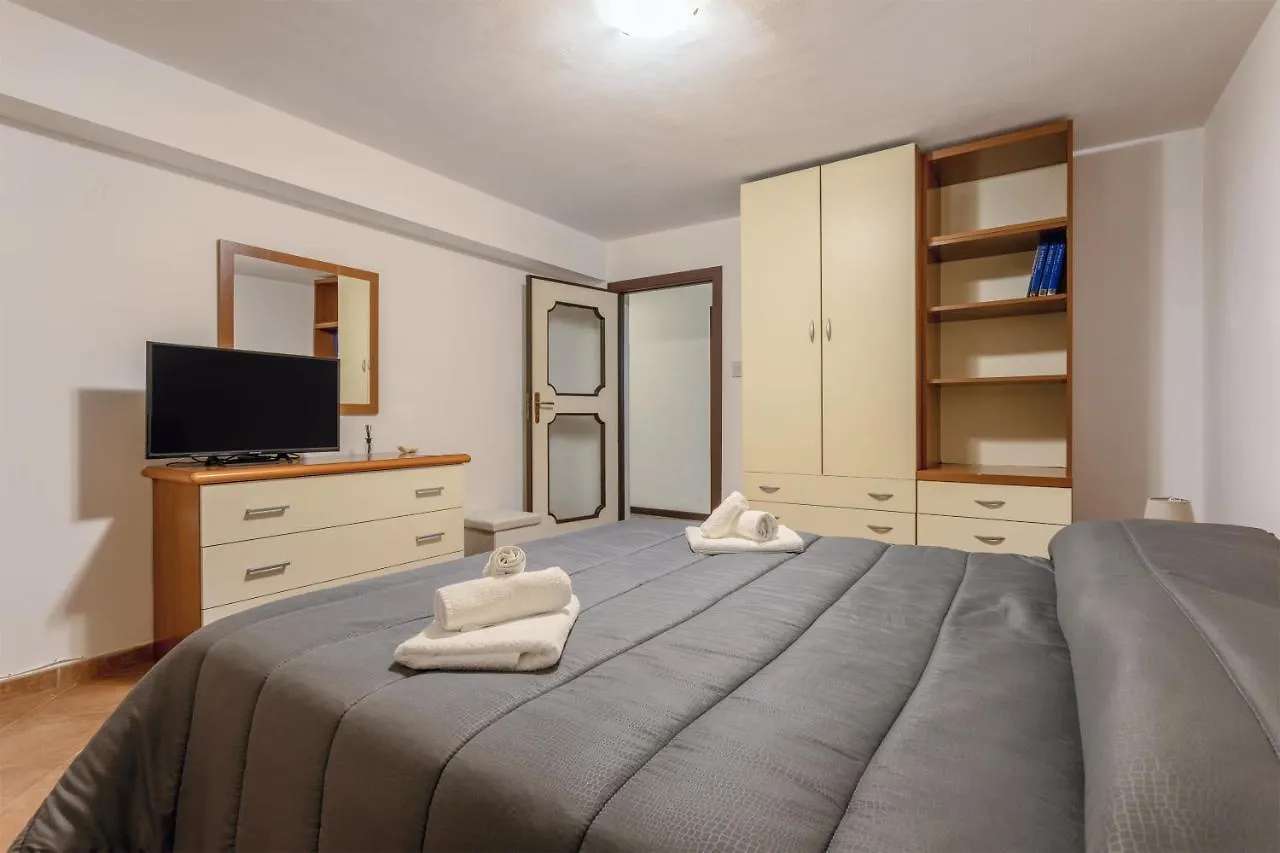 Holiday home Casa In Villa A Mondello-700M Dal Mare Palermo Italy